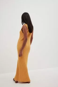 NA-KD Rib Knitted V-Neck Midi Dress -Party Dresses Sales rib knitted v neck midi dress 1100 007063 2305 1610