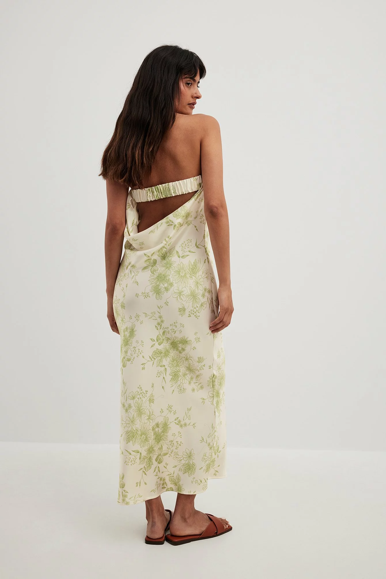 Juliesfi X NA-KD Satin Bandeau Midi Dress 9 Juliesfi X NA-KD Satin Bandeau Midi Dress - Image 9