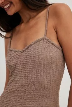 NA-KD Trend Structure Midi Strap Dress 11 NA-KD Trend Structure Midi Strap Dress -Party Dresses Sales structure midi strap dress 1018 010395 00172540 1