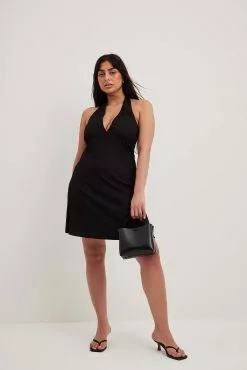 NA-KD Structured Clean Cut Dress
