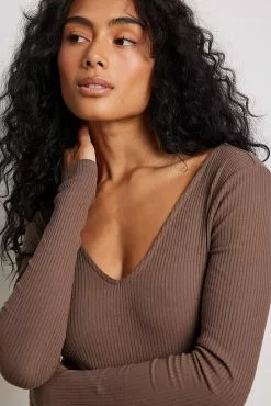 NA-KD Basic V-Neck Rib Long Sleeved Midi Dress -Party Dresses Sales v neck rib long sleeved midi dress 1044 000241 001724705 1