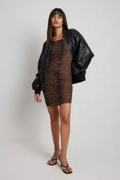 NA-KD Party Waterfall Back Detail Mesh Dress -Party Dresses Sales waterfall back detail mesh dress 1017 002170 85441590 01c