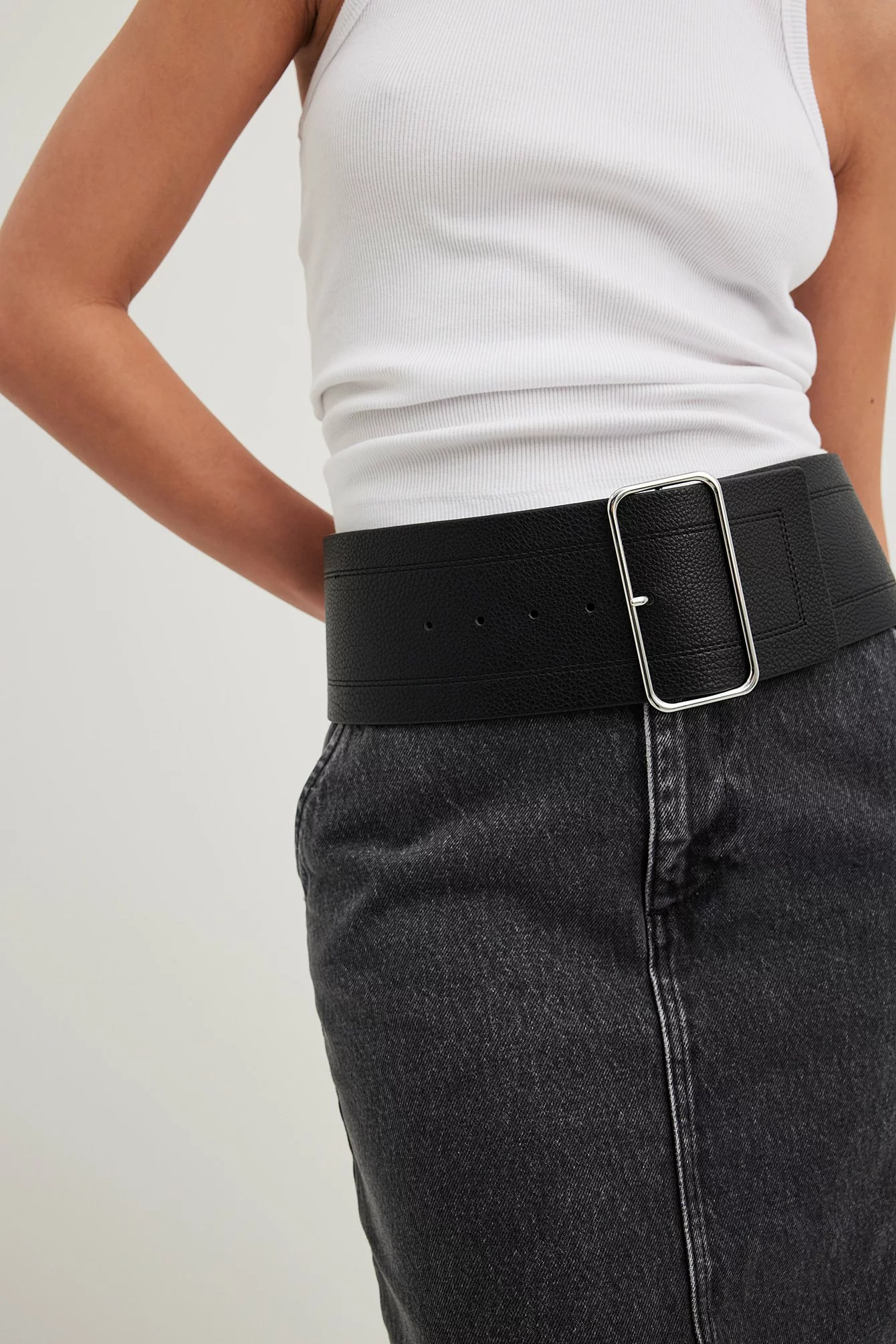 NA-KD Accessories Wide Leather Look Belt 4 NA-KD Accessories Wide Leather Look Belt - Image 4