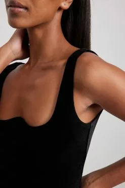 Lovisa Barkman X NA-KD Wire Detail Neckdrop Velvet Mini Dress -Party Dresses Sales wire detail neckdrop velvet mini dress 1783 000047 00020097