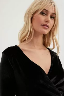 NA-KD Party Wrap Velvet Mini Dress -Party Dresses Sales wrap velvet mini dress 1017 002186 00021822